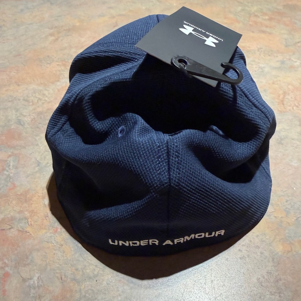 Under Amour Men’s hat - Picture 2 of 4